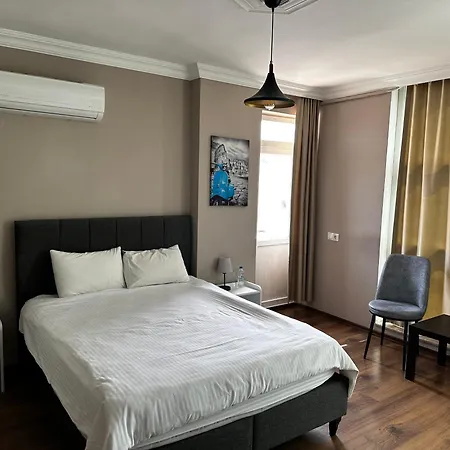 Comfort מלון *